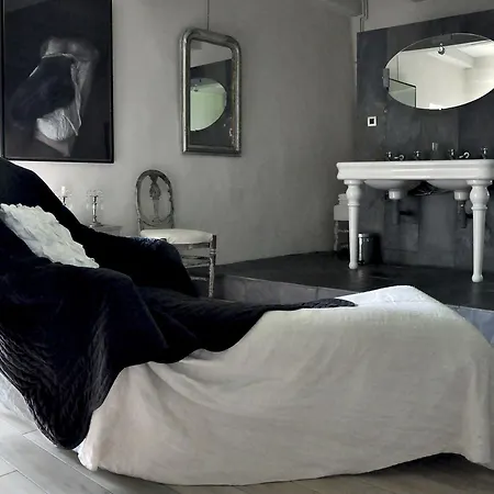 Le Relais De Roquefereau Bed & Breakfast 4*